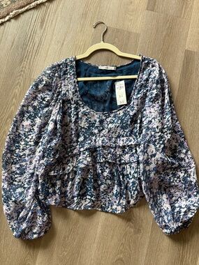 NWT A&F Lavender & Navy Floral Ruffle Top